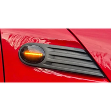 Dynamic turn signal on car