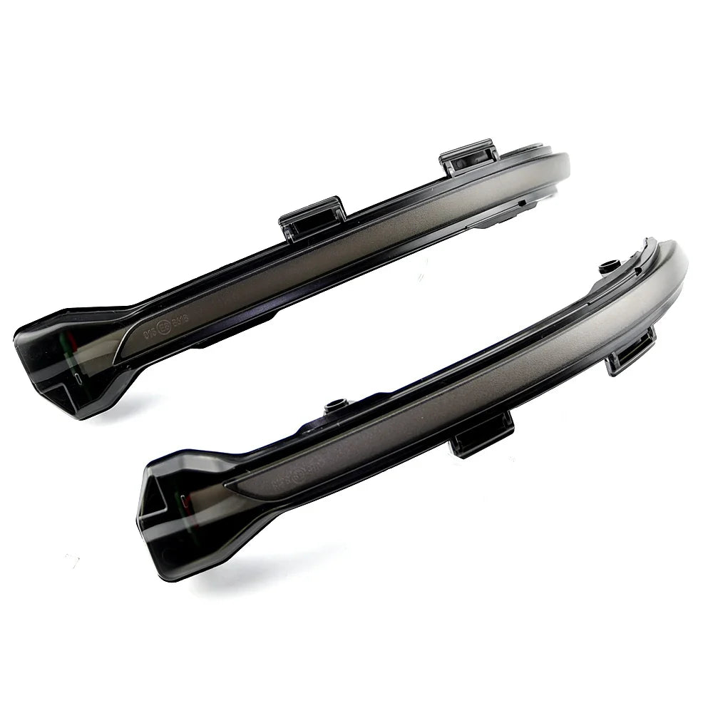 Dynamic turn signal