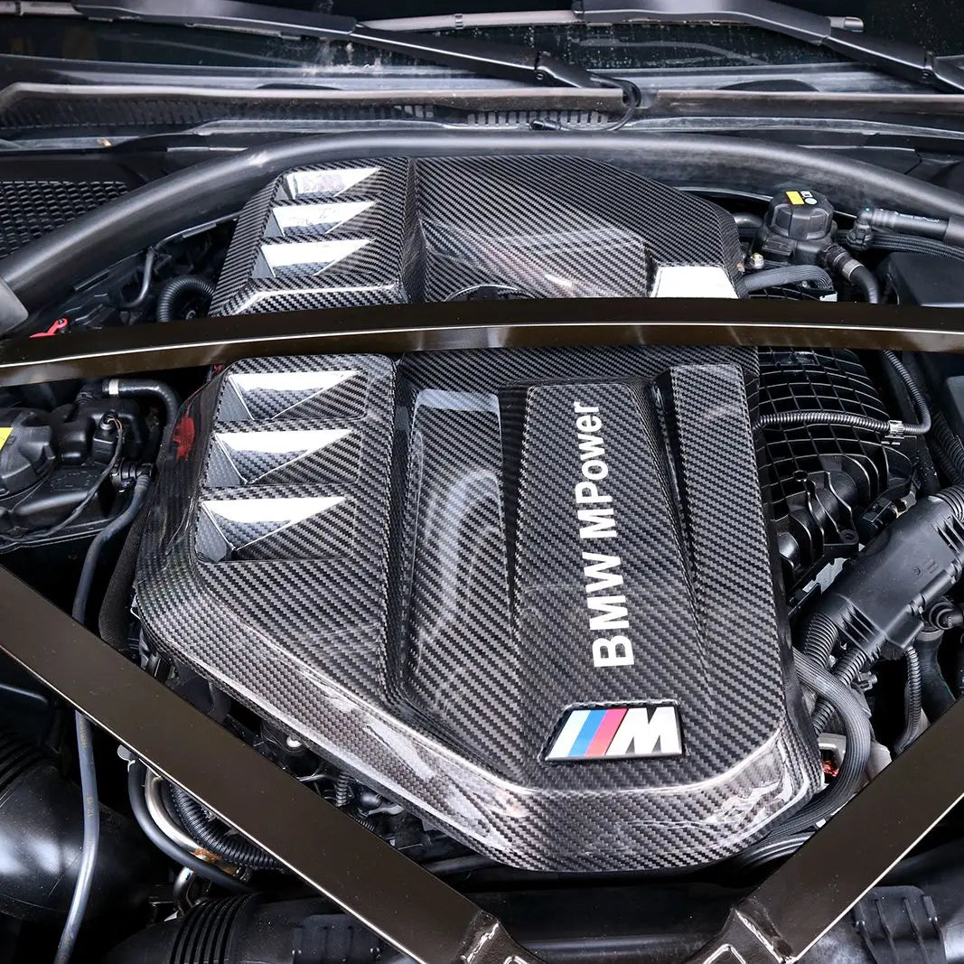 Engine bay cover carbon in car