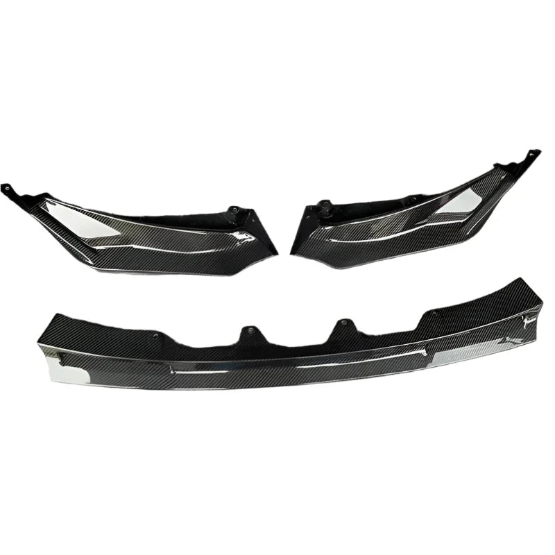 Front splitter carbon close up