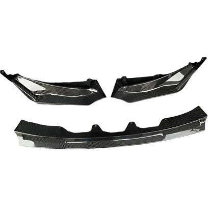 Front splitter carbon close up