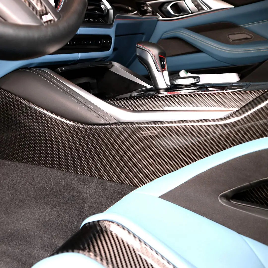 Mid console cover carbon in car