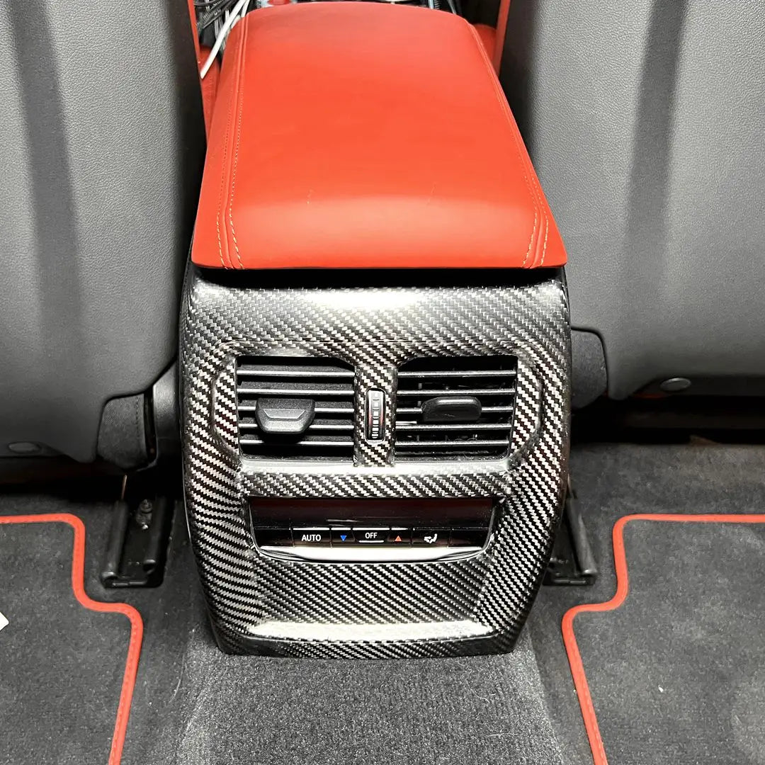 Rear vent cover carbon in car
